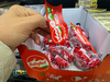 Lebensmittel-Obst-Netzbeutel, der Obst-Etikettenmaterial verpackt